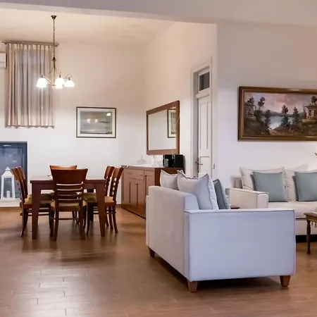 מלון Captain's House & 3*