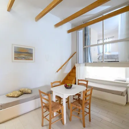 Captain's House & Hotel Panormos (Crete)